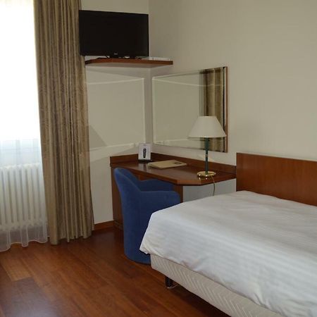 City Hotel Варезе Экстерьер фото