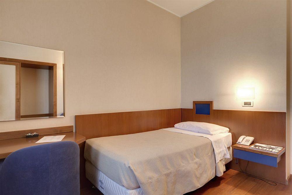 City Hotel Варезе Экстерьер фото