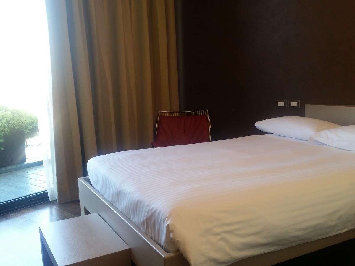 City Hotel Варезе Экстерьер фото