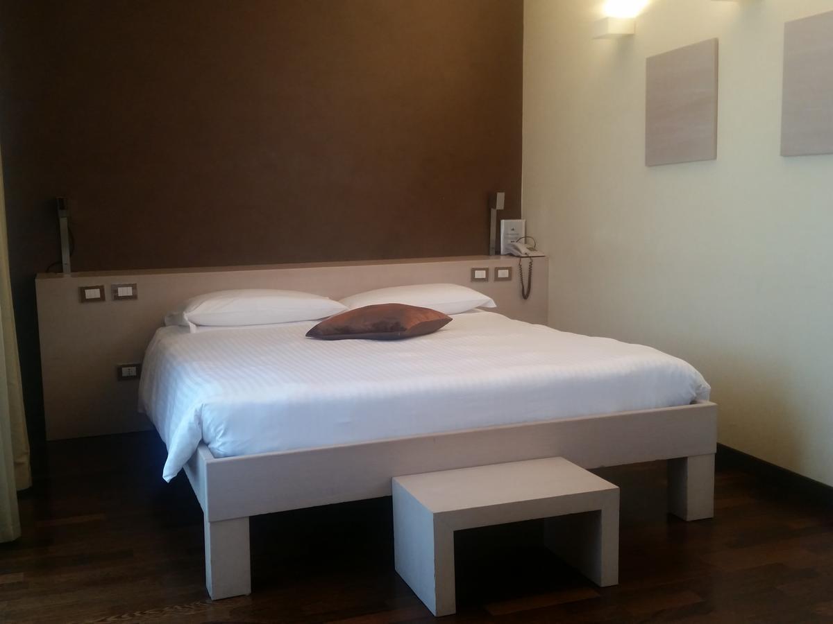 City Hotel Варезе Экстерьер фото
