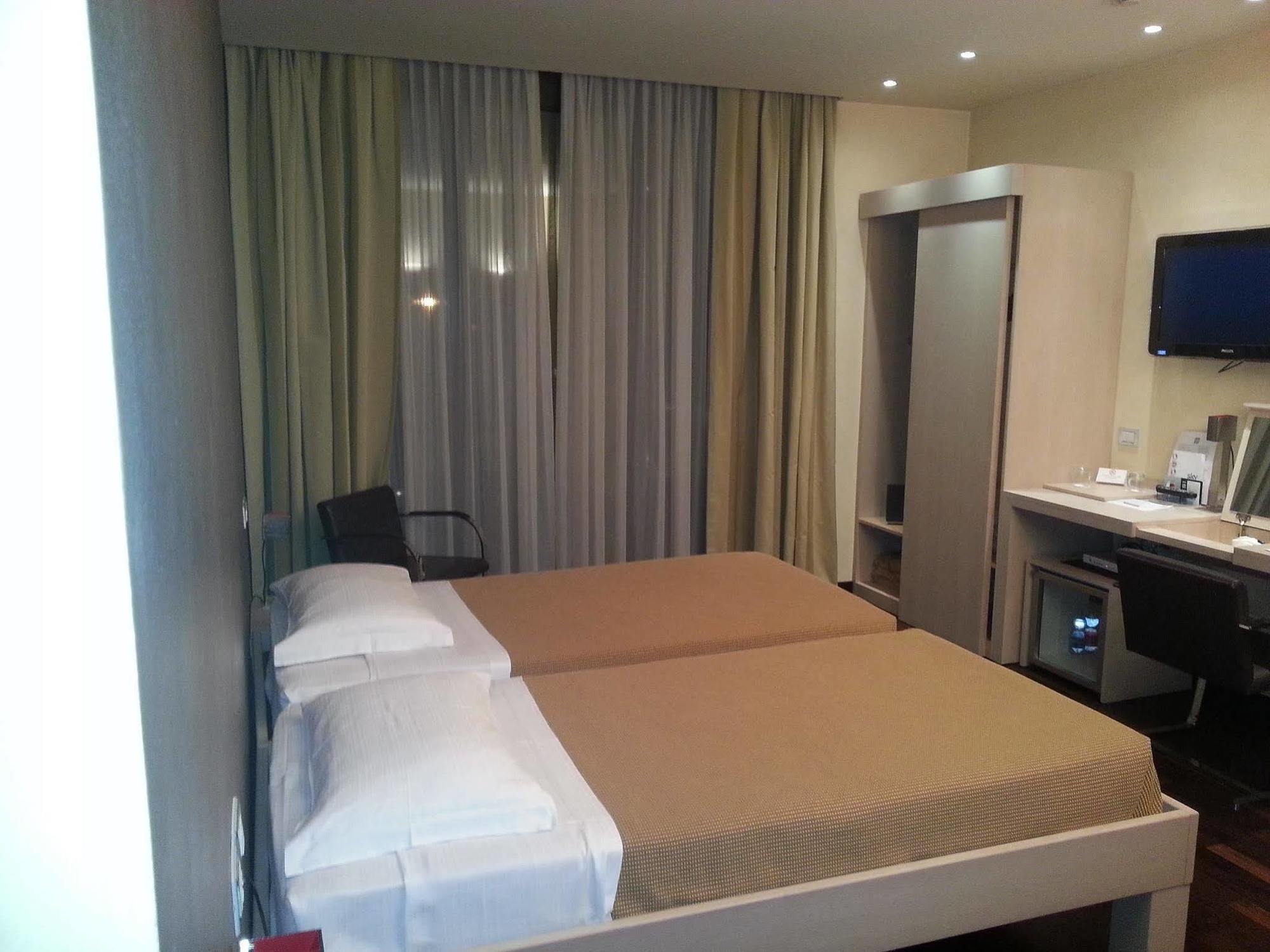 City Hotel Варезе Экстерьер фото