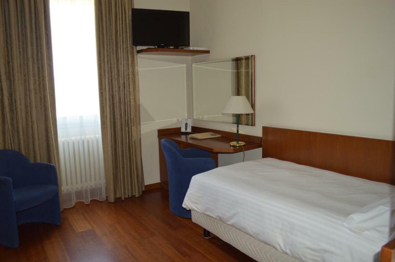 City Hotel Варезе Экстерьер фото